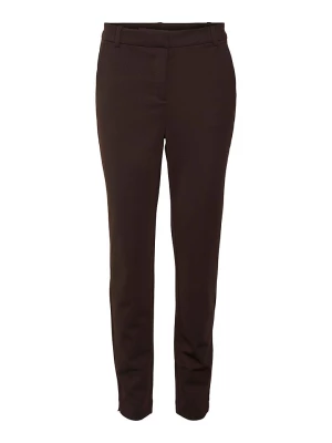 Vero Moda Spodnie chino "Luccalilith" w kolorze ciemnobrązowym rozmiar: XS/L32