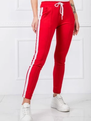 Spodnie damskie dresowe - czerwone z lampasami BASIC FEEL GOOD