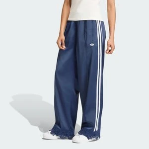 SPODNIE DRESOWE ADIDAS ORIGINALS FIREBIRD Z SATYNY O LUŹNYM KROJU Z KORONKOWYMI DETALAMI