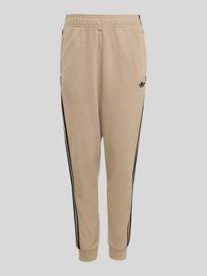 Spodnie dresowe krój regular fit z koniczyną Trefoil adidas Originals