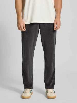 Spodnie dresowe o kroju regular fit z elastycznym pasem adidas Originals