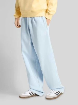 Spodnie dresowe o kroju regular fit z mieszanka bawełny adidas Originals