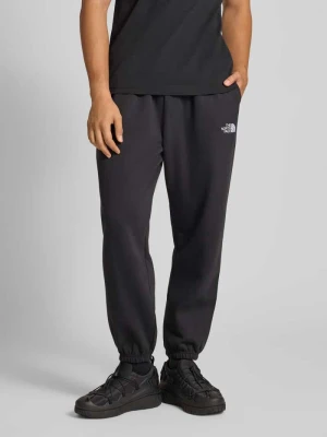 Zdjęcie produktu Spodnie dresowe o kroju regular fit z wyhaftowanym logo The North Face
