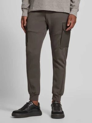 Spodnie dresowe o kroju slim fit z kieszeniami cargo Antony Morato