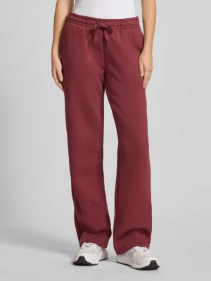 Spodnie dresowe o kroju straight fit z tunelem Gina Tricot
