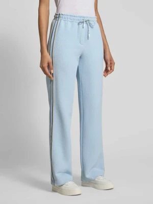 Spodnie dresowe o kroju wide fit z fakturowanym wzorem Marc Cain