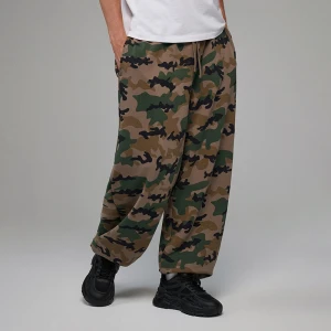 Spodnie dresowe super baggy we wzór camo House