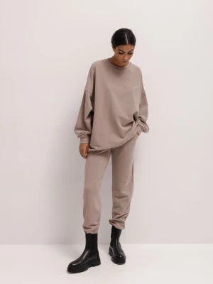 Spodnie dresowe typu jogger w kolorze BROWN FRAPPE - DISPLAY-XL Marsala