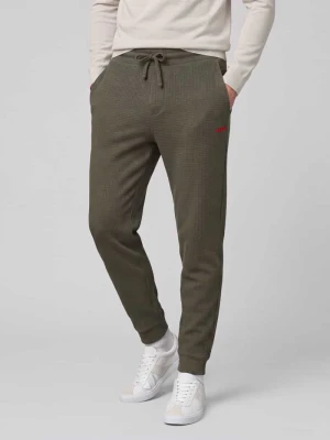 Spodnie dresowe w kroju regular fit z mieszanki bawełny model 'Austin' Hugo Oliwkowy