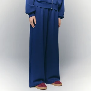 Spodnie dresowe wide leg z regulowanymi nogawkami i modalem basic granatowe House