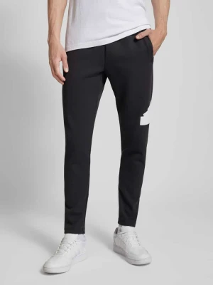 Spodnie dresowe z detalem z logo adidas Sportswear