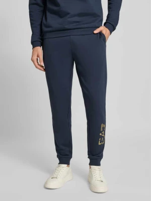 Spodnie dresowe z elastycznym pasem i nadrukiem z logo EA7 Emporio Armani