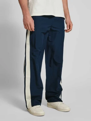 Zdjęcie produktu Spodnie dresowe z elastycznym ściągaczem PROHIBITED