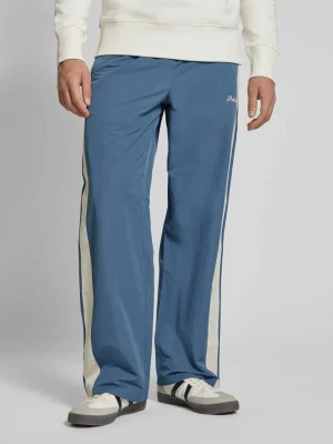 Spodnie dresowe z elastycznym ściągaczem PROHIBITED