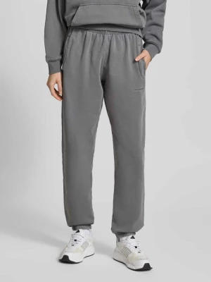 Spodnie dresowe z wysokim stanem i elastycznym pasem Pegador