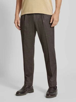 Spodnie garniturowe o kroju tapered fit z zakładkami w pasie model „Sando” CINQUE Orzechowy