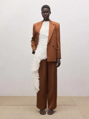 Spodnie garniturowe o prostym kroju z niskim stanem koniakowy - Kobieta - - MANGO