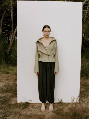 Spodnie haremki ze średnim stanem khaki - Kobieta - - MANGO