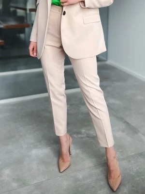 Trendsetter beżowe eleganckie spodnie garniturowe cygaretki PERFE