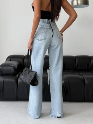 Spodnie jeansowe straight z przetarciami MILO - jasny jeans  magmac 