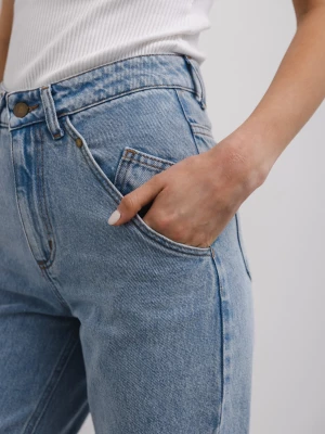 Spodnie jeansowe typu mom fit w kolorze CLASSIC BLUE JEANS - JUST-XS Marsala