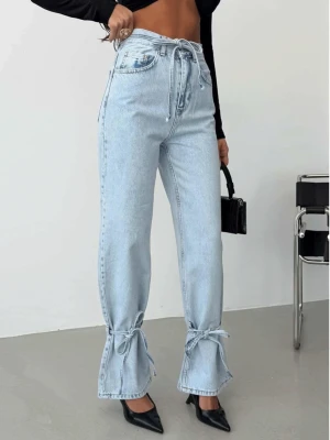 Spodnie jeansy z wiązaniem przy nogawkach HAILEE - jasny jeans  magmac 