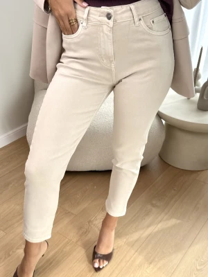 Spodnie Kremowe Mom Fit ClothStore