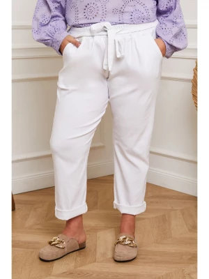 Plus Size Company Spodnie "Lirane" w kolorze białym rozmiar: 50