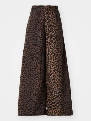 Spodnie materiałowe adidas Originals