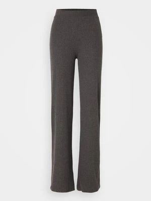 Spodnie materiałowe Anna Field Tall