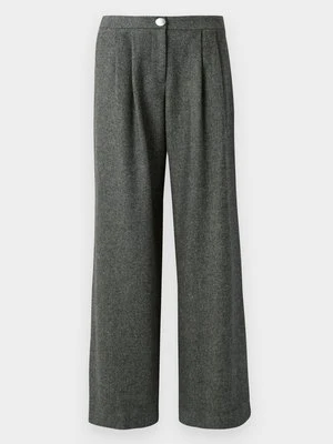 Spodnie materiałowe Armani Exchange