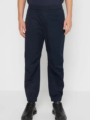 Spodnie materiałowe Armani Exchange