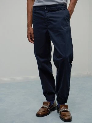 Spodnie materiałowe Armani Exchange