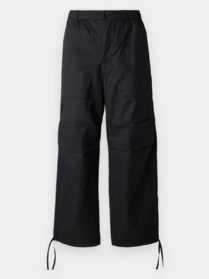 Spodnie materiałowe Armani Exchange