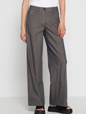 Spodnie materiałowe ARMEDANGELS