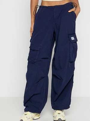 Spodnie materiałowe BDG Urban Outfitters