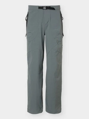 Spodnie materiałowe Berghaus