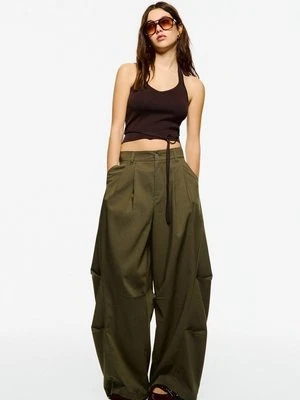 Spodnie materiałowe Bershka khaki