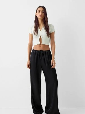 Spodnie materiałowe Bershka czarny