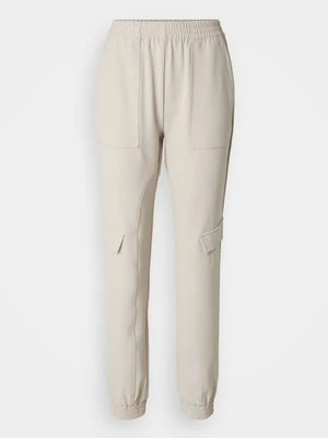 Spodnie materiałowe Bruuns Bazaar