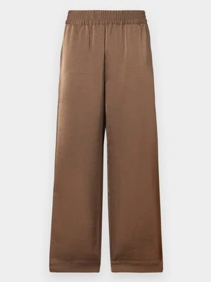 Spodnie materiałowe Bruuns Bazaar