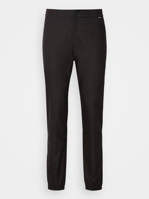 Spodnie materiałowe Calvin Klein