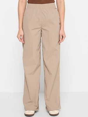 Spodnie materiałowe Calvin Klein