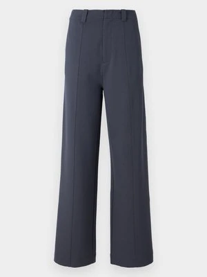 Spodnie materiałowe Calvin Klein Jeans