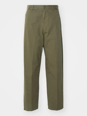 Spodnie materiałowe Carhartt WIP