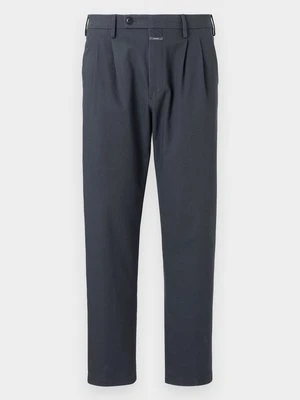 Spodnie materiałowe closed