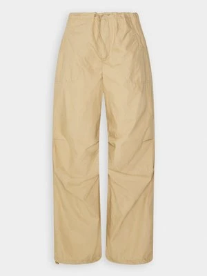 Spodnie materiałowe Cotton On