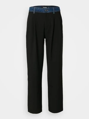 Spodnie materiałowe Desigual