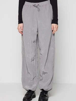 Spodnie materiałowe Emporio Armani