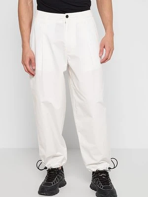 Spodnie materiałowe Emporio Armani